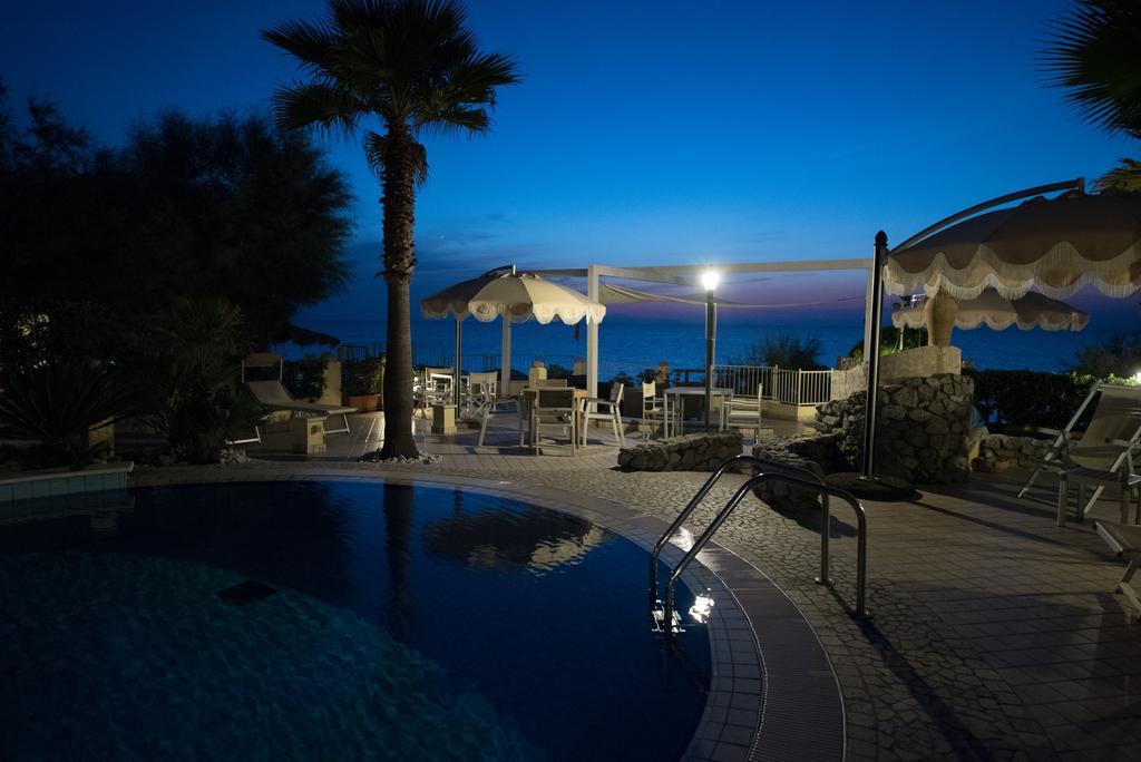 Baia del Godano Resort & Spa Capo Vaticano Exterior foto