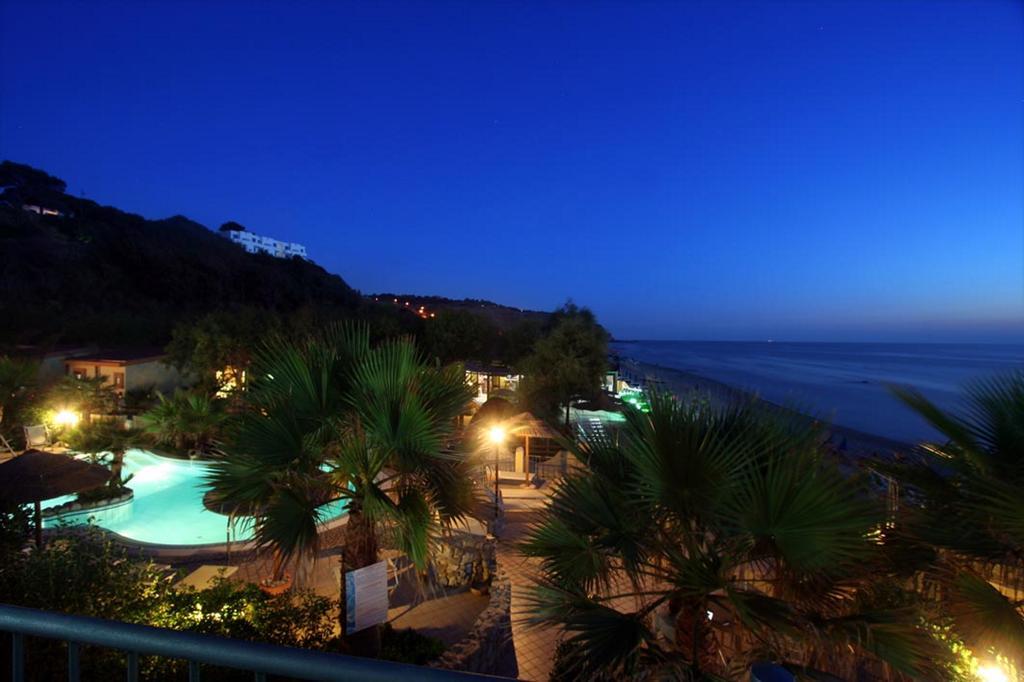 Baia del Godano Resort & Spa Capo Vaticano Exterior foto