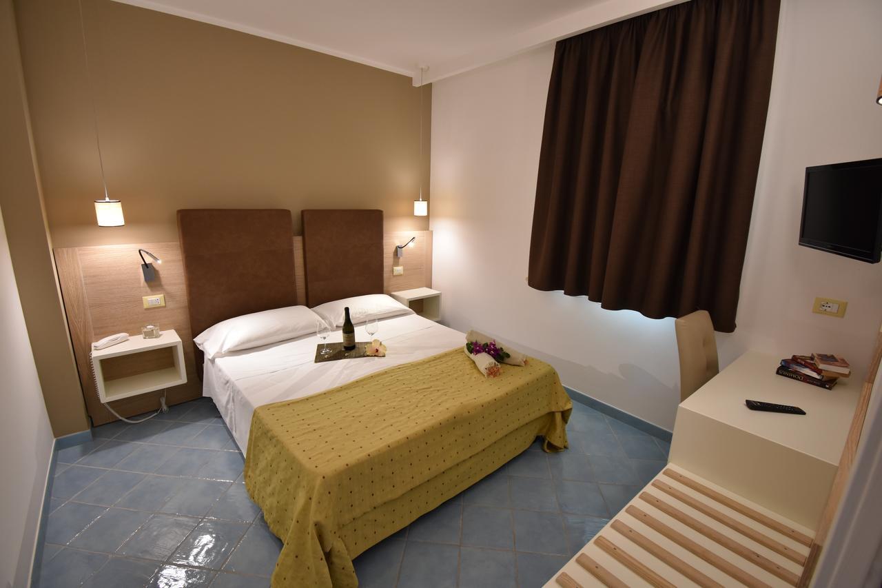 Baia del Godano Resort & Spa Capo Vaticano Exterior foto
